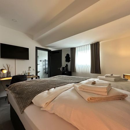 1 Bett Zimmer In Ehemaligen Hotel Siegen Exterior foto